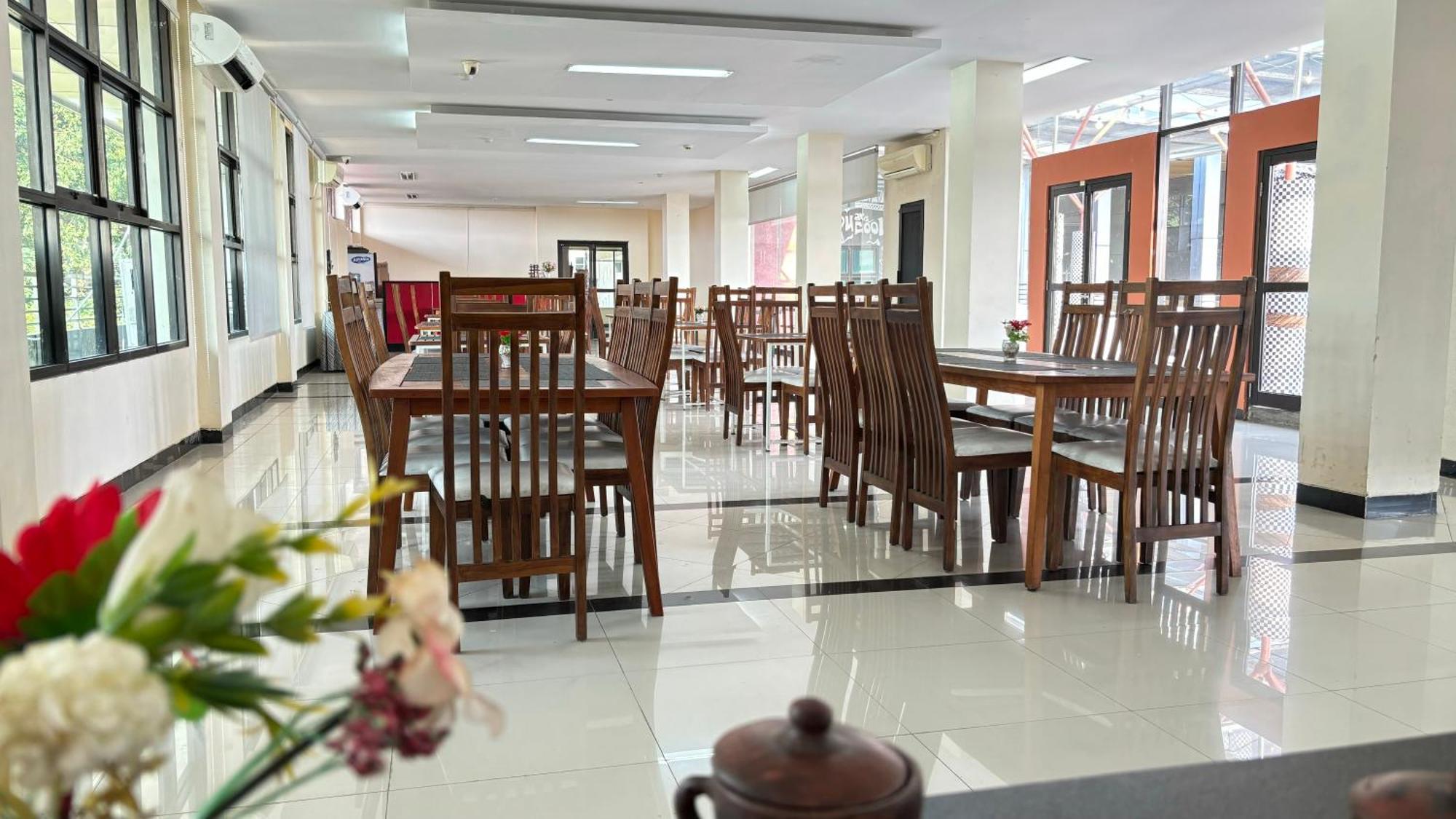 Utc Hotel Semarang Exterior photo