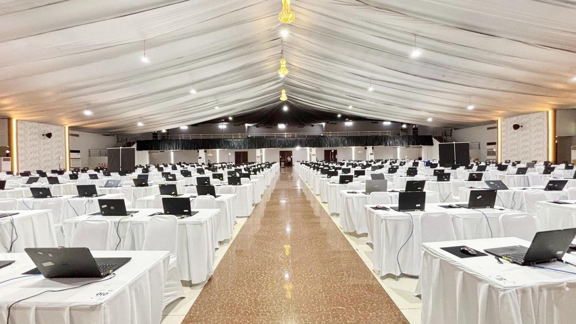 Utc Hotel Semarang Exterior photo