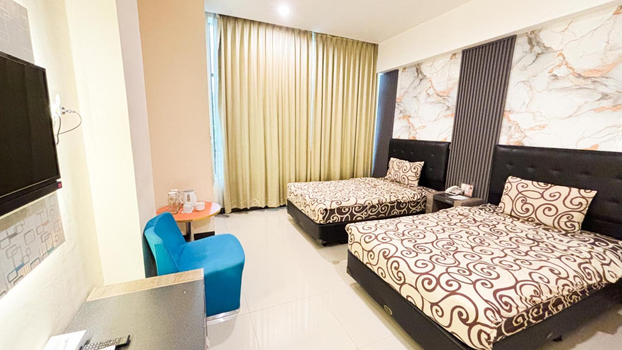 Utc Hotel Semarang Exterior photo